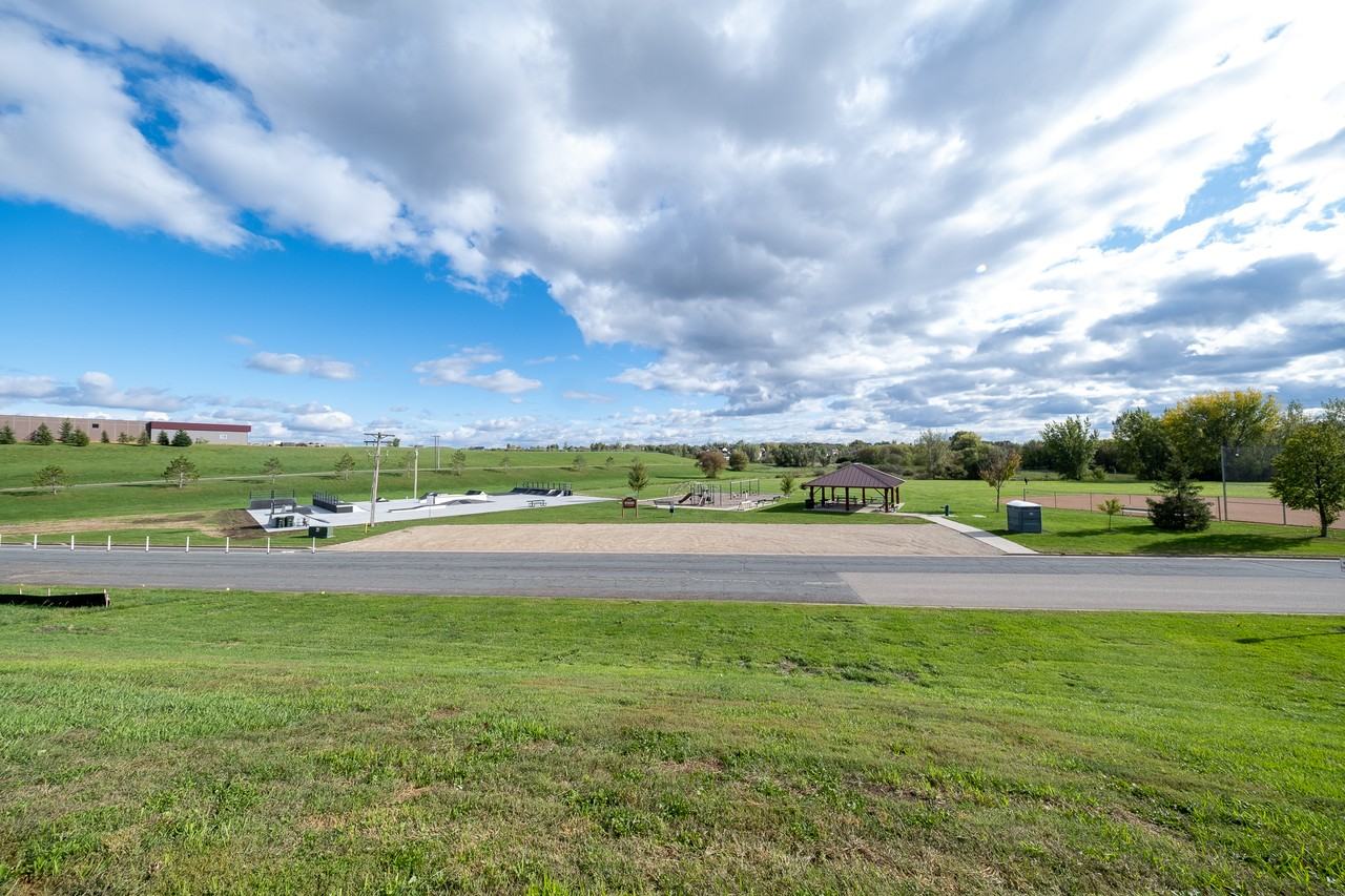 669 4th Circle Dr Se #1 - Photo 3 of 23