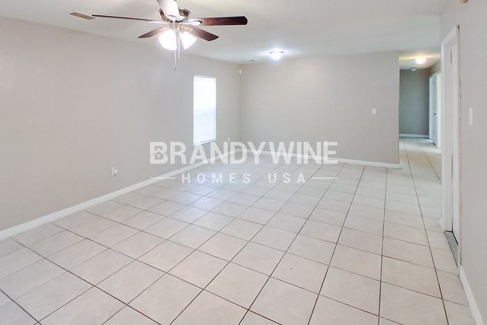 3709 E Grove St - Photo 3 of 21