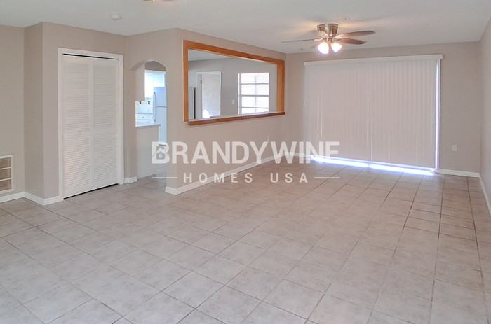 9923 Woodridge Ct - Photo 5 of 28