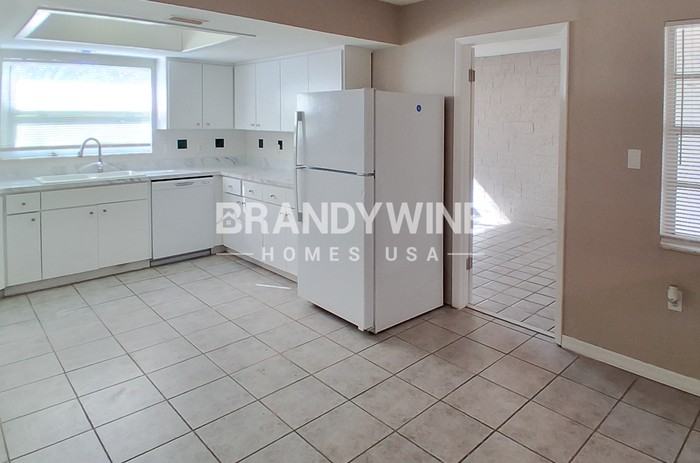 9923 Woodridge Ct - Photo 6 of 28