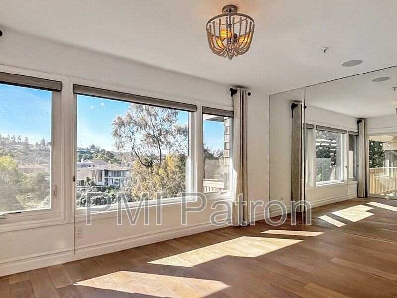 68 Sea Island Dr - Photo 3 of 28