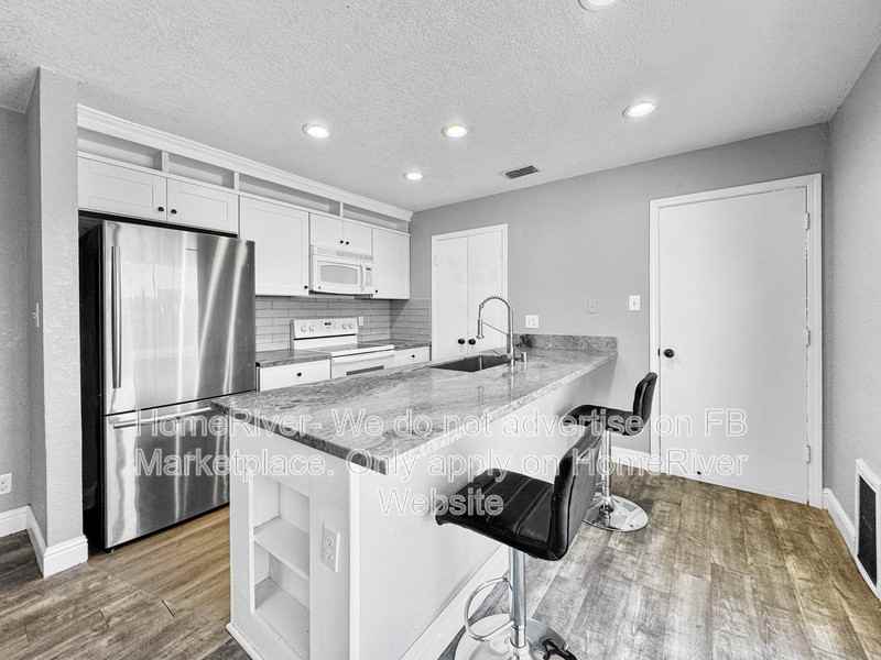 6013 Keats Cir - Photo 2 of 21