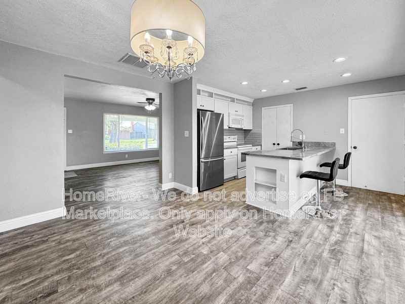 6013 Keats Cir - Photo 6 of 21