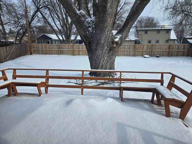 4656 Ensign Ave N - Photo 5 of 16