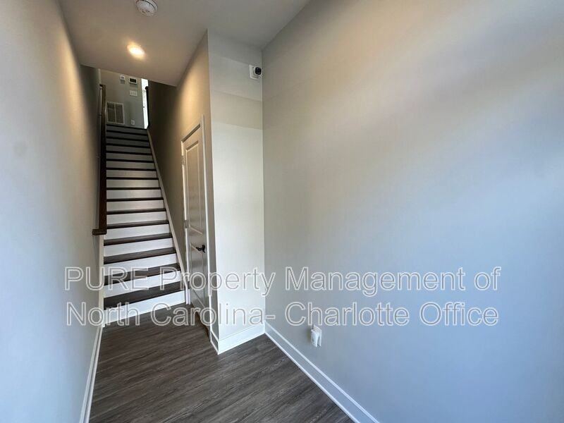 3647 Tryclan Dr - Photo 3 of 29