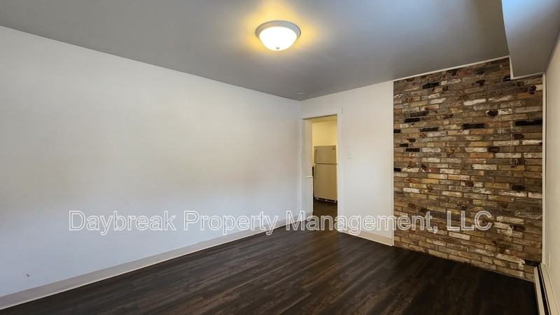 611 9th Ave N - Photo 2 of 14