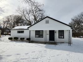 featured image of 631 N Hickory St #1