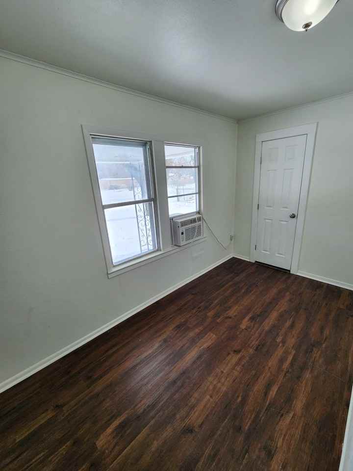 631 N Hickory St #1 - Photo 3 of 15