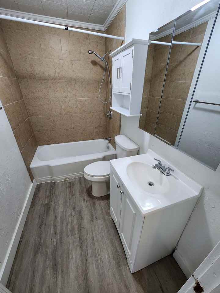 631 N Hickory St #1 - Photo 6 of 15