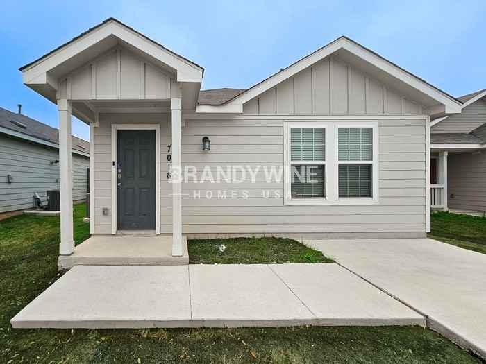 7018 Winding Shelf - Photo 2 of 43