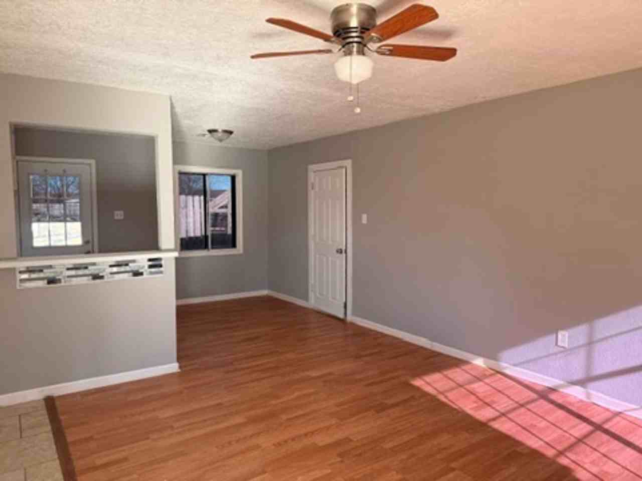 2804 Nw Ozmun Ave - Photo 2 of 8