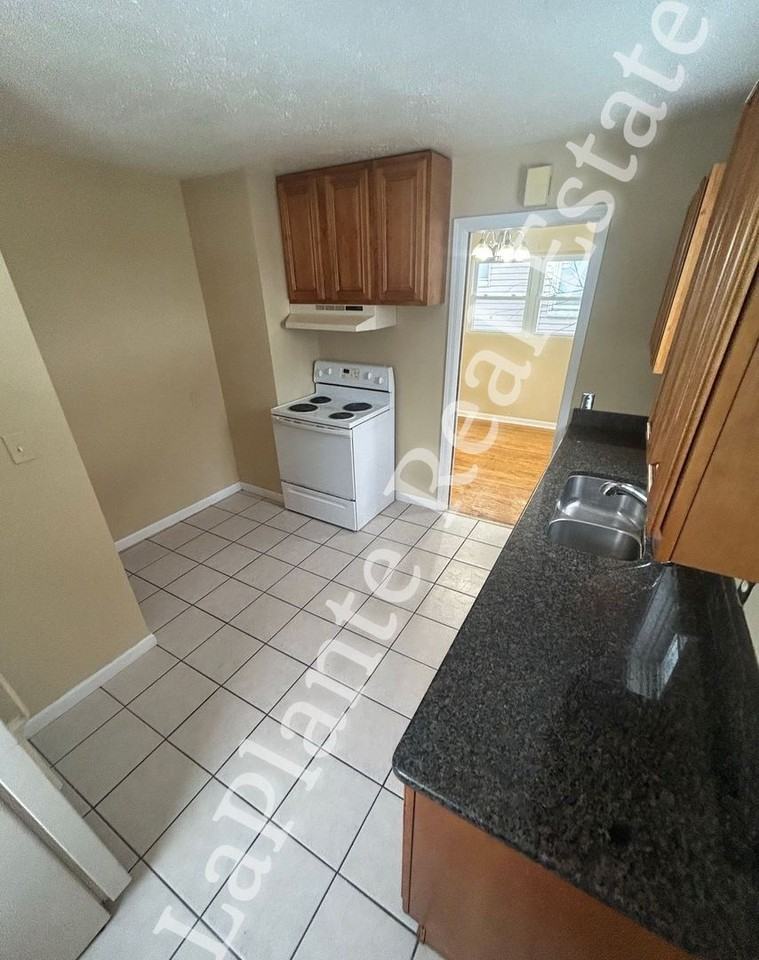 3802 Revere Dr - Photo 4 of 10