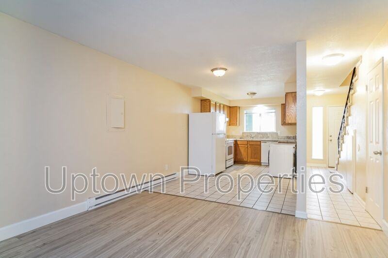 17358 Sw Merlo Rd - Photo 3 of 15