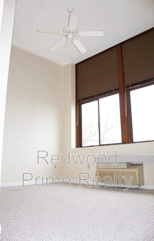 1318 19th Ave - Photo 3 of 27