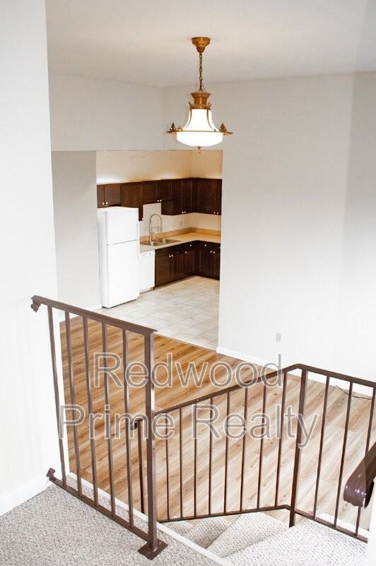 1318 19th Ave - Photo 4 of 27