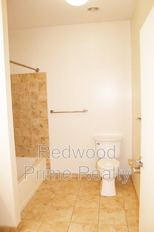 1318 19th Ave - Photo 7 of 27