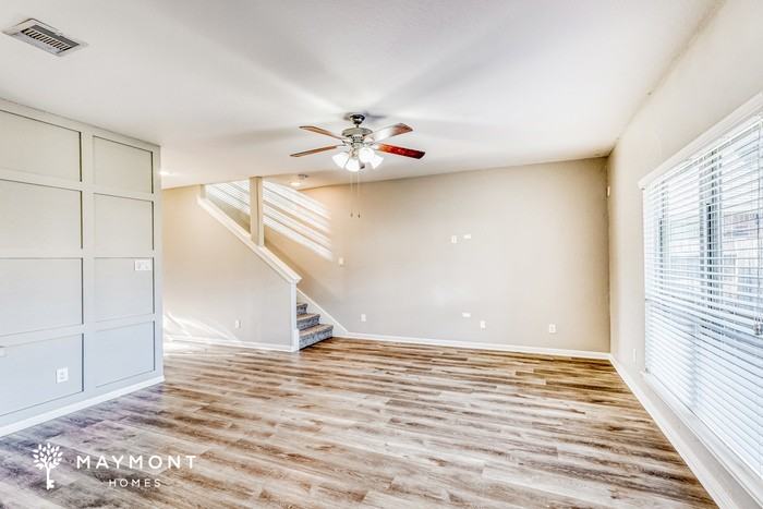 5203 Bay Ln - Photo 5 of 16