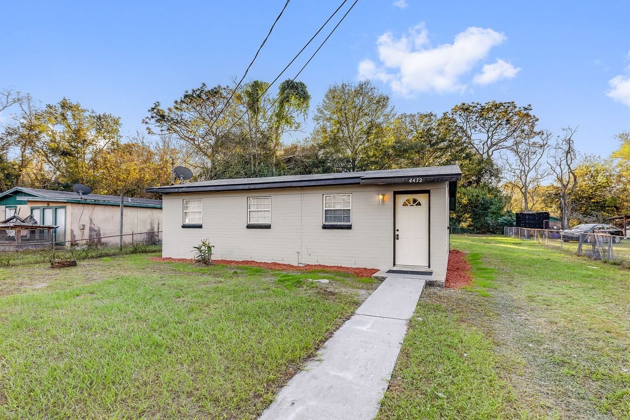 4472 Melvin Cir E #1 - Photo 2 of 13