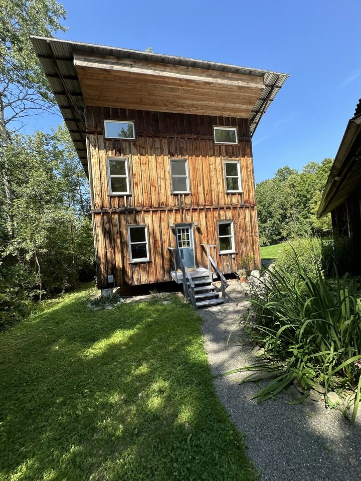 62 Mount Pleasant Rd #1 - Photo 2 of 30