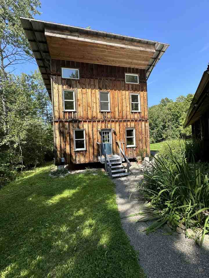 62 Mount Pleasant Rd #1 - Photo 3 of 30