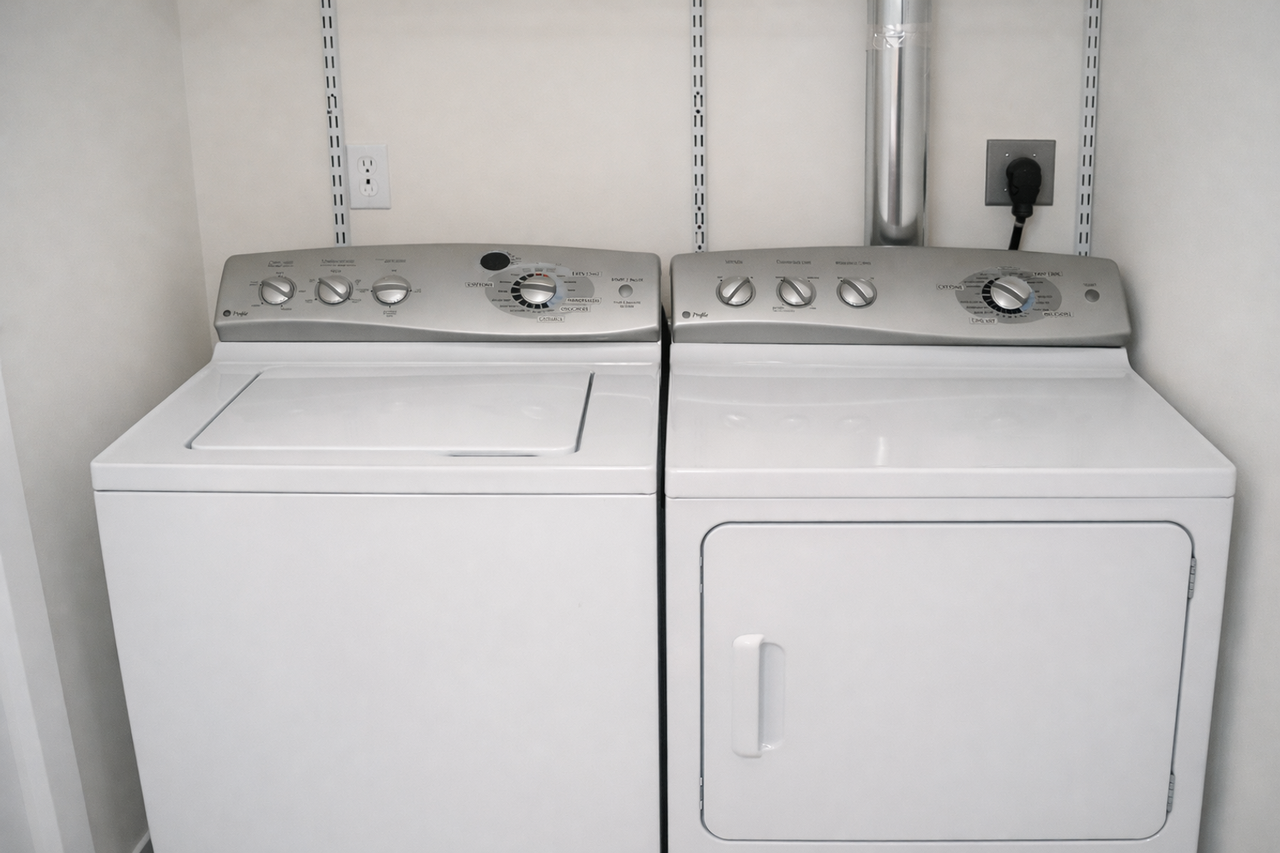 2827 14th Ave W #6 - Photo 3 of 7