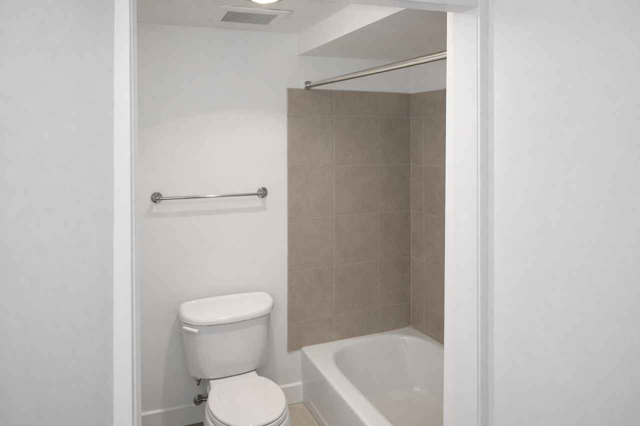 2827 14th Ave W #6 - Photo 6 of 7