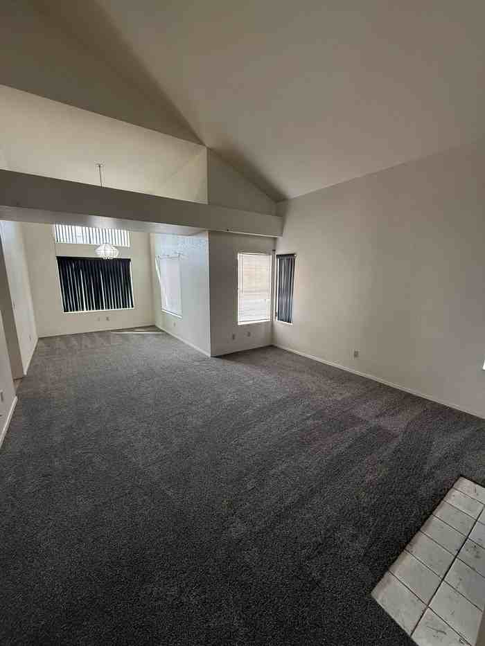 3079 W Windsor Crest Pl - Photo 3 of 23