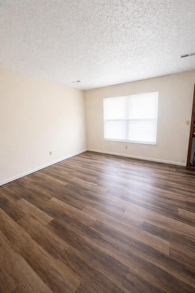 2036 Essex Dr #2036 - Photo 2 of 8