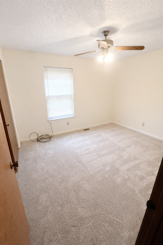 2036 Essex Dr #2036 - Photo 4 of 8