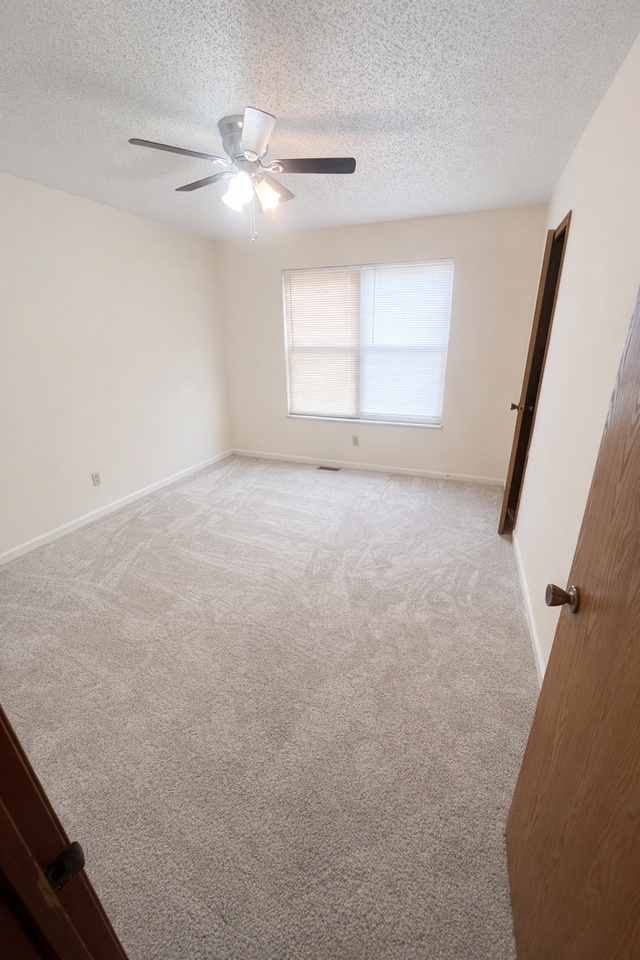 2036 Essex Dr #2036 - Photo 6 of 8