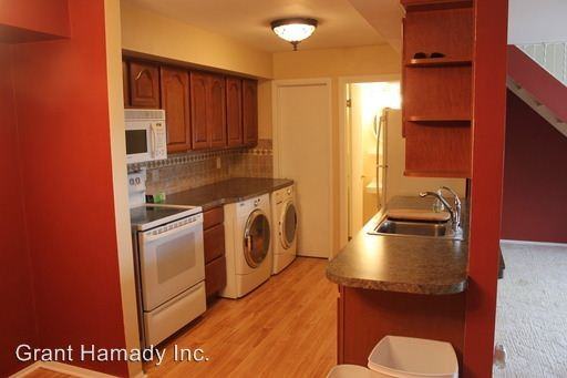 9469 Parkwood Blvd - Photo 3 of 17