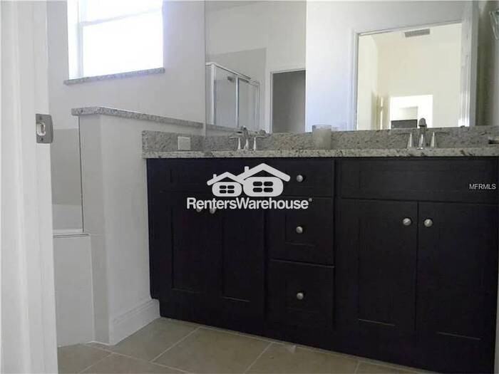 701 Armadillo Dr - Photo 7 of 11