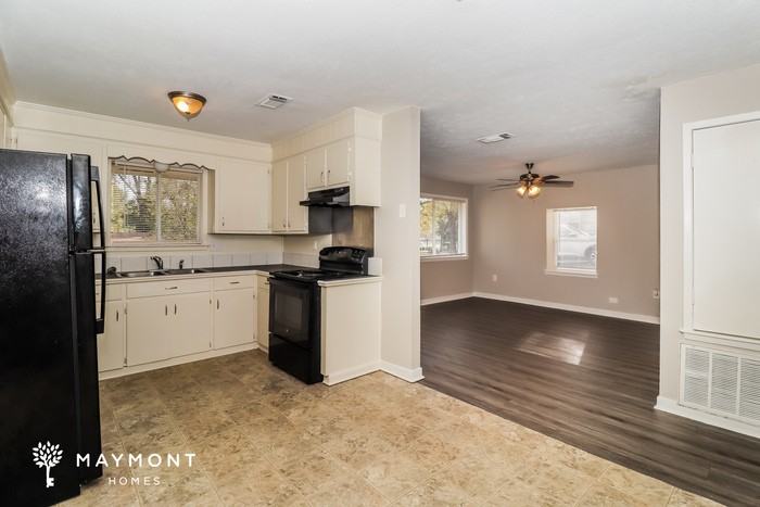 421 Monica Ln - Photo 5 of 10