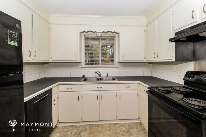 421 Monica Ln - Photo 7 of 10