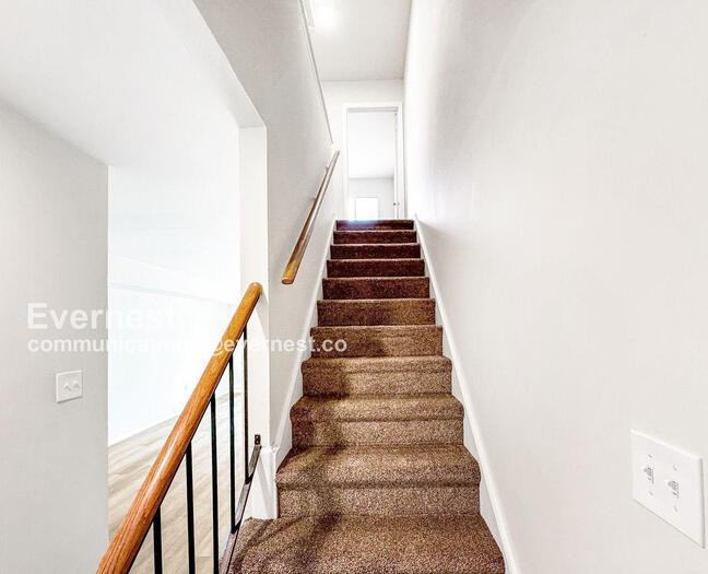 107 Newcastle Dr - Photo 6 of 12