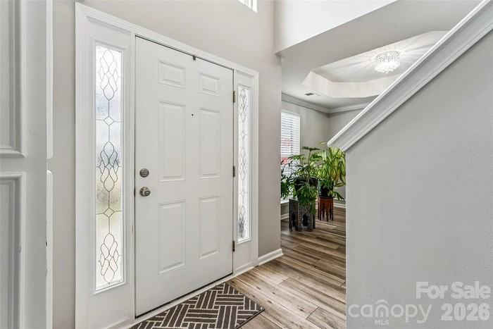 610 Grantham Ln - Photo 3 of 29