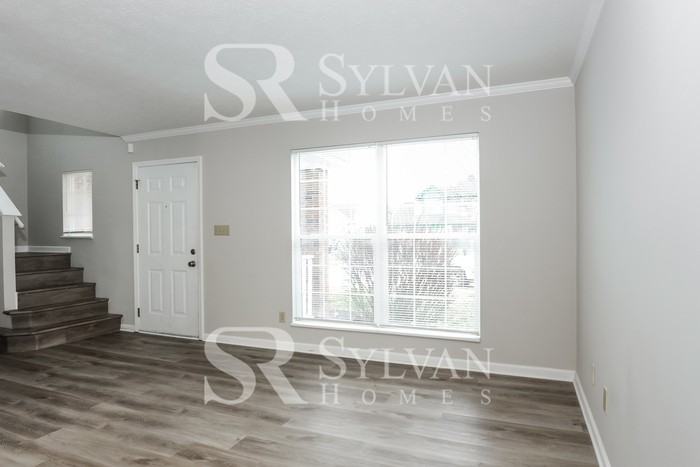 2214 Rolling Oak Dr - Photo 4 of 16