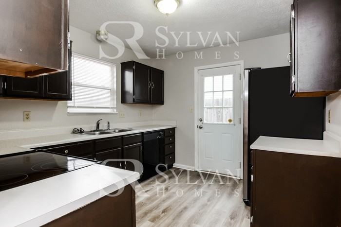 2214 Rolling Oak Dr - Photo 6 of 16