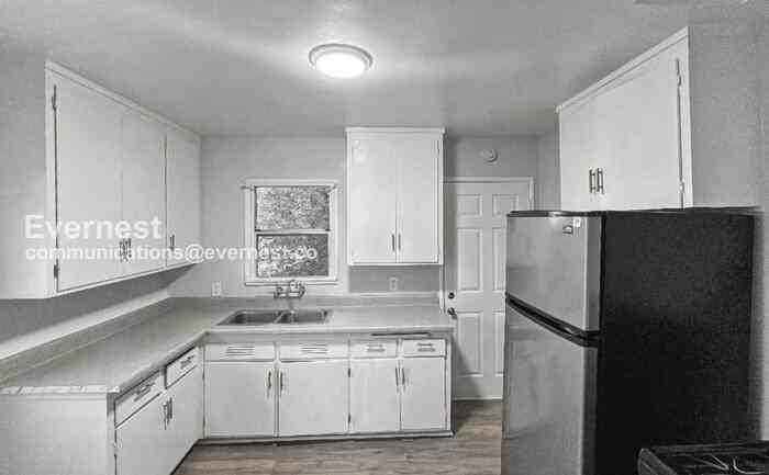 6618 Laird Ave - Photo 3 of 18