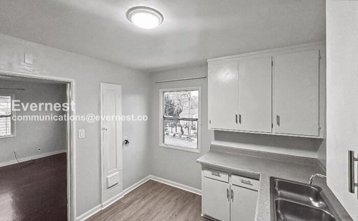 6618 Laird Ave - Photo 5 of 18