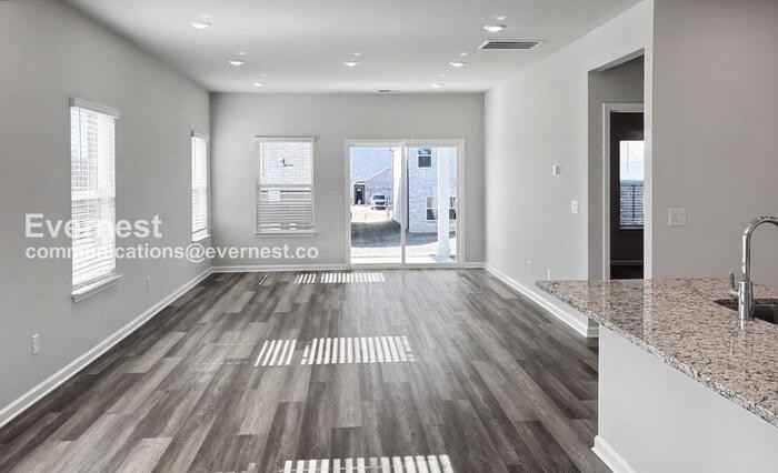 8155 Huspa Ave - Photo 6 of 32