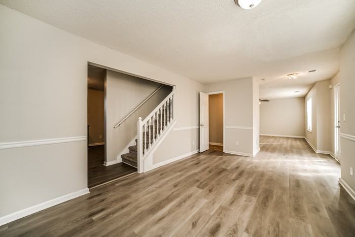 6887 Derby Ave - Photo 6 of 17