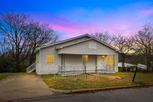 featured image of 5722 Terrace Ave