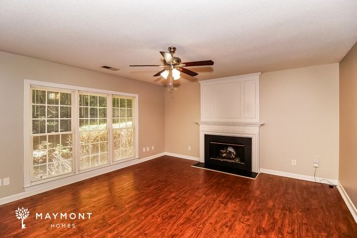 15734 Glencastle St - Photo 6 of 12