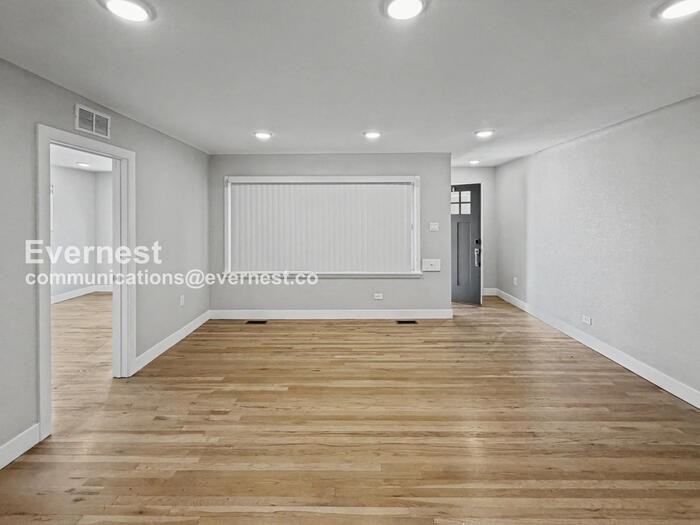 3875 S Bannock St - Photo 4 of 28