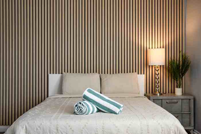 1250 Stratford Ln - Photo 2 of 50