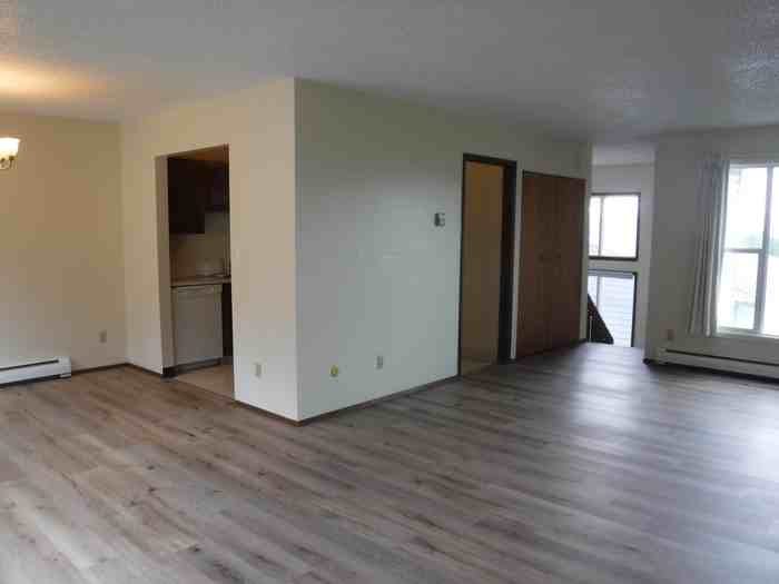 2213 Foothills Ct - Photo 3 of 24