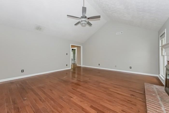 295 N Oakland Cir - Photo 4 of 15