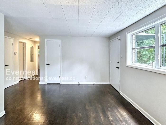 216 Superior Ave #2 - Photo 4 of 16