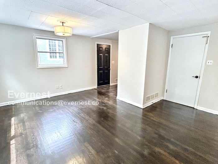 216 Superior Ave #2 - Photo 5 of 16